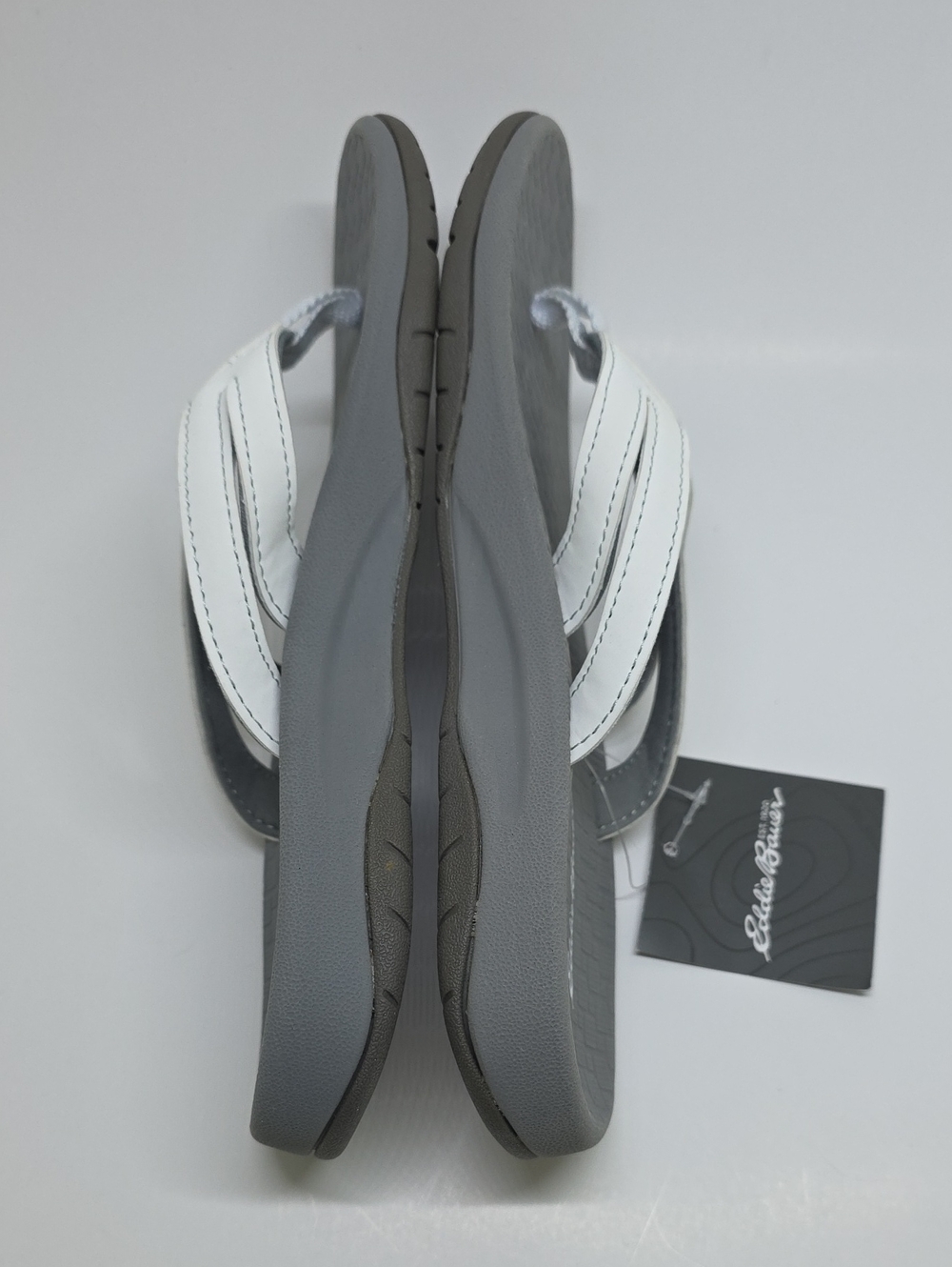 NWT Eddie Bauer White Faux Leather Flip Flops Slip On Womens 6 - Picture 7 of 14